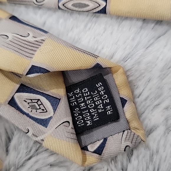 ✨️ Stafford Tie 100% Silk - Picture 2 of 3